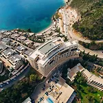 Harmonia Apartments